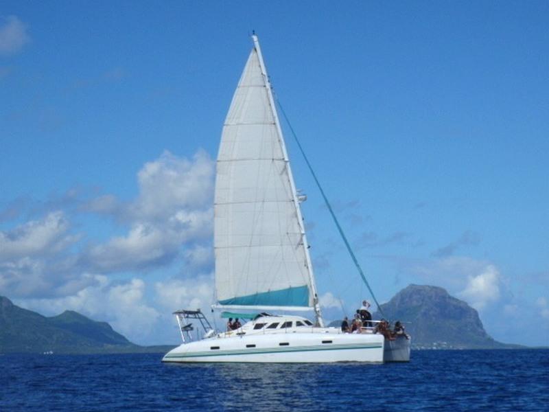 catamaran dolphin watch mauritius